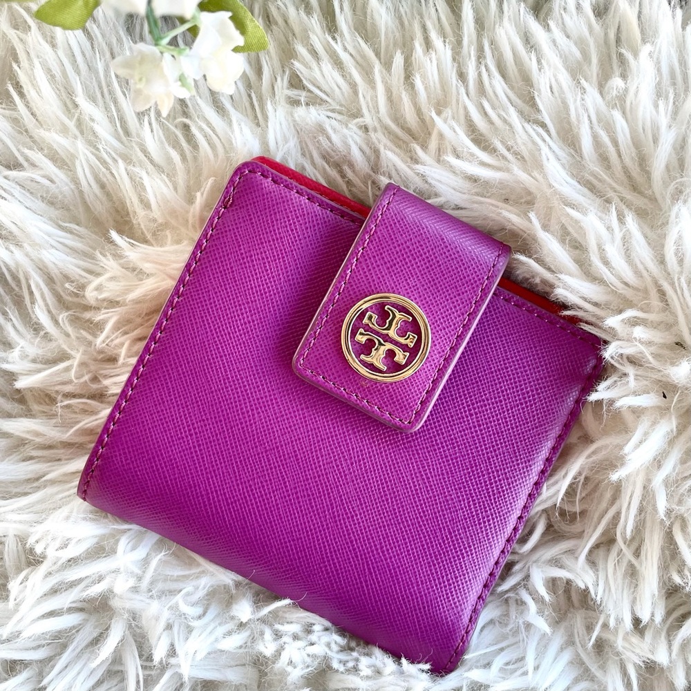 Tory Burch Bifold Wallet ✨
